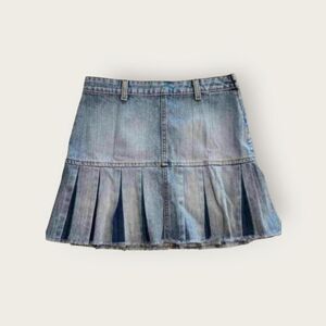 Vintage Y2k early 2000s light wash denim pleated mini skirt